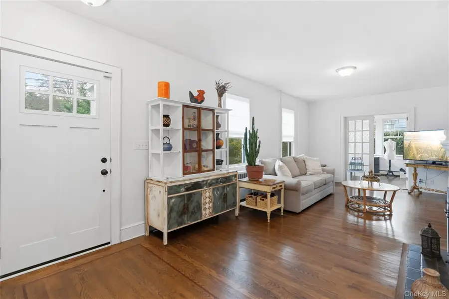 107 Soundview Road, Huntington, NY 11743 - Image #2