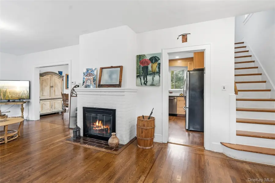 107 Soundview Road, Huntington, NY 11743 - Image #3