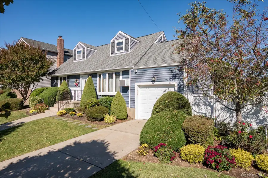31 Walnut Avenue, South Farmingdale, NY 11735 - Image #3
