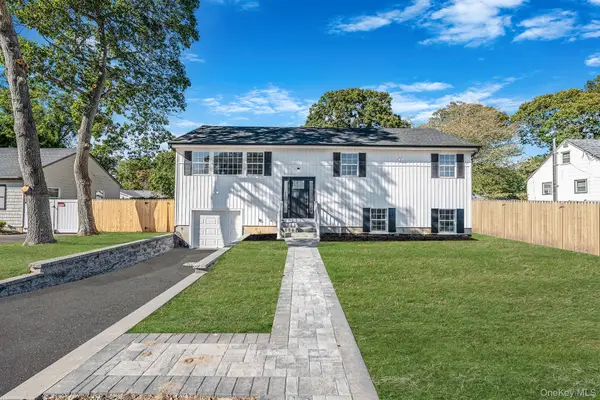 31 Harrison Drive, Shirley, NY 11967