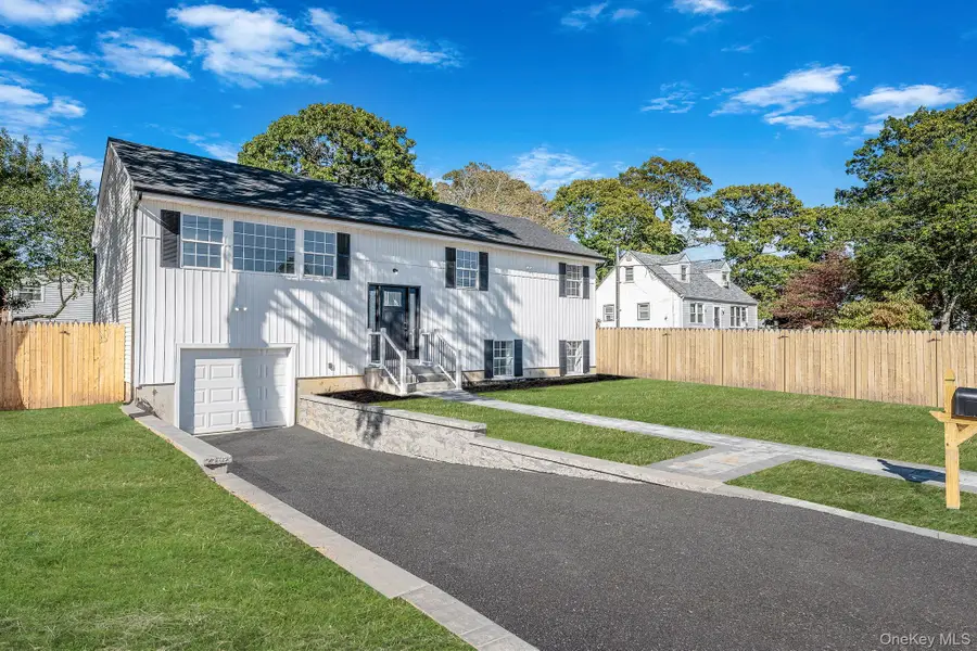 31 Harrison Drive, Shirley, NY 11967 - Image #2