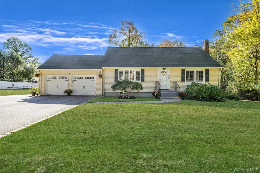 22 5th Avenue, Smithtown, NY 11787 - Image #2