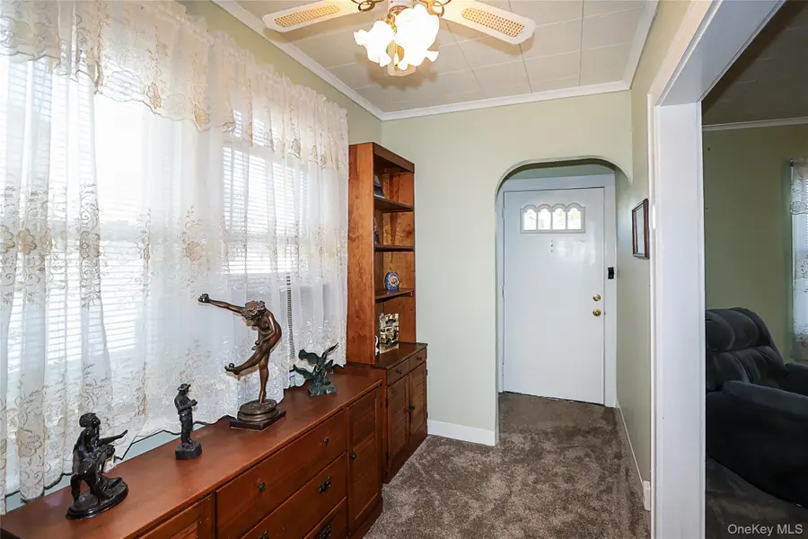 23 Stratford, Williston Park, NY 11596 - Image #3