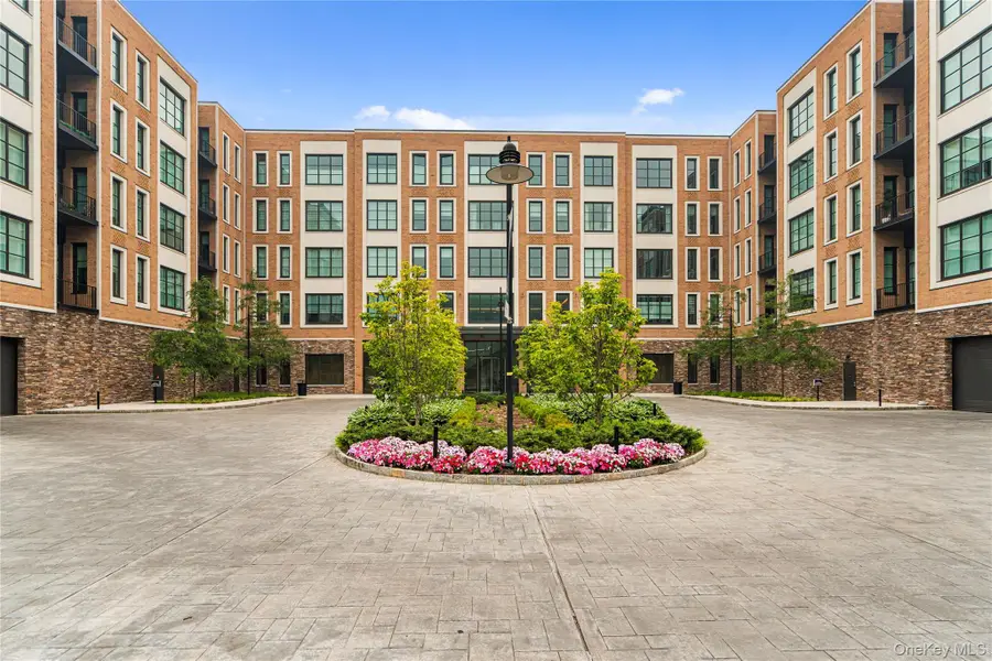 100 Garvies Point Road #1309, Glen Cove, NY 11542 - Image #2