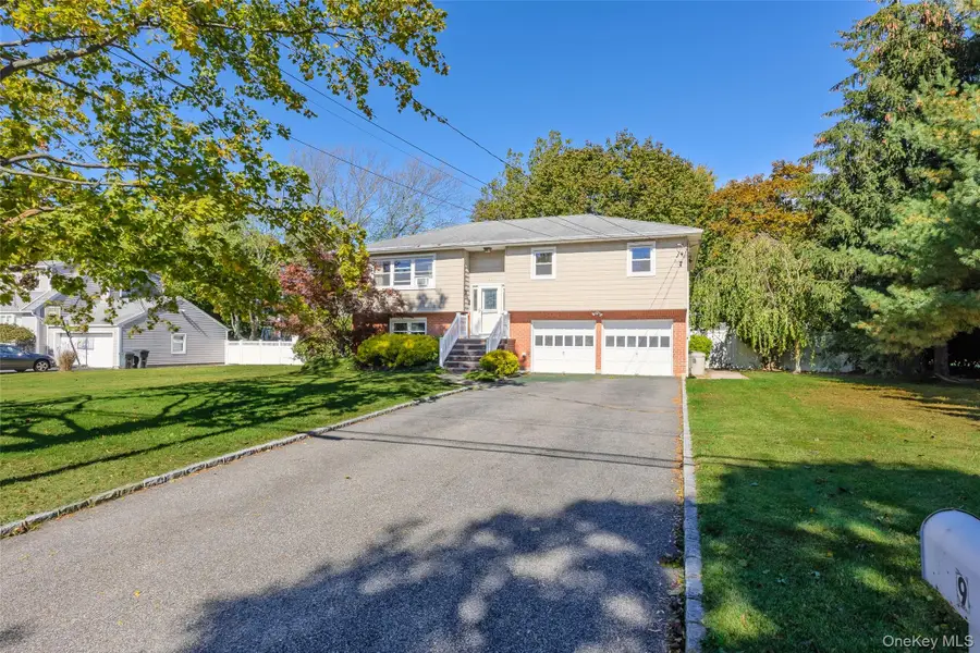 9 Grossman Street, Melville, NY 11747 - Image #2