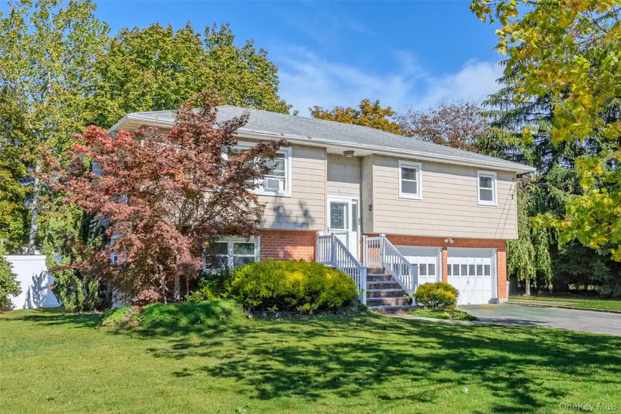 9 Grossman Street, Melville, NY 11747 - Image #3