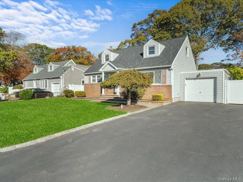 79 Beecher Road, North Babylon, NY 11703 - Image #3