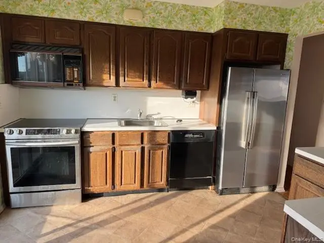 28 Harding Avenue, Lindenhurst, NY 11757 - Image #2