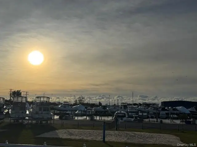 28 Harding Avenue, Lindenhurst, NY 11757 - Image #3