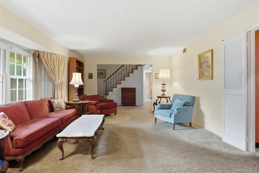 4 Mystic Court, Stony Brook, NY 11790 - Image #3