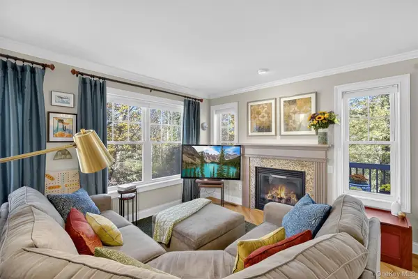 1 Doe Trail, Wappingers Falls, NY 12590