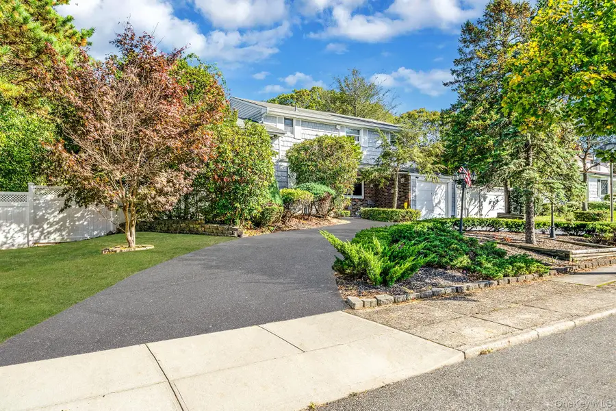 7 Majestic Road, Selden, NY 11784 - Image #2