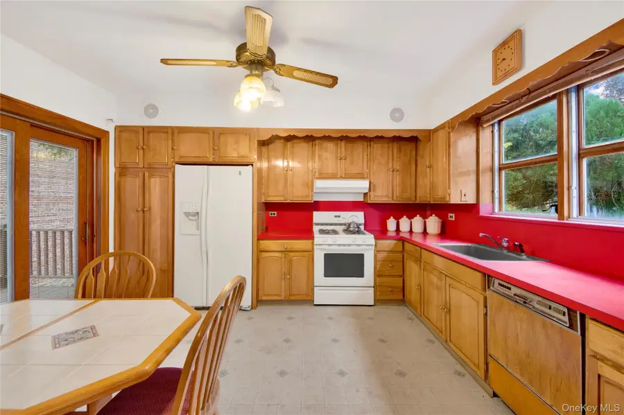 242 E 237th Street, Bronx, NY 10470 - Image #2