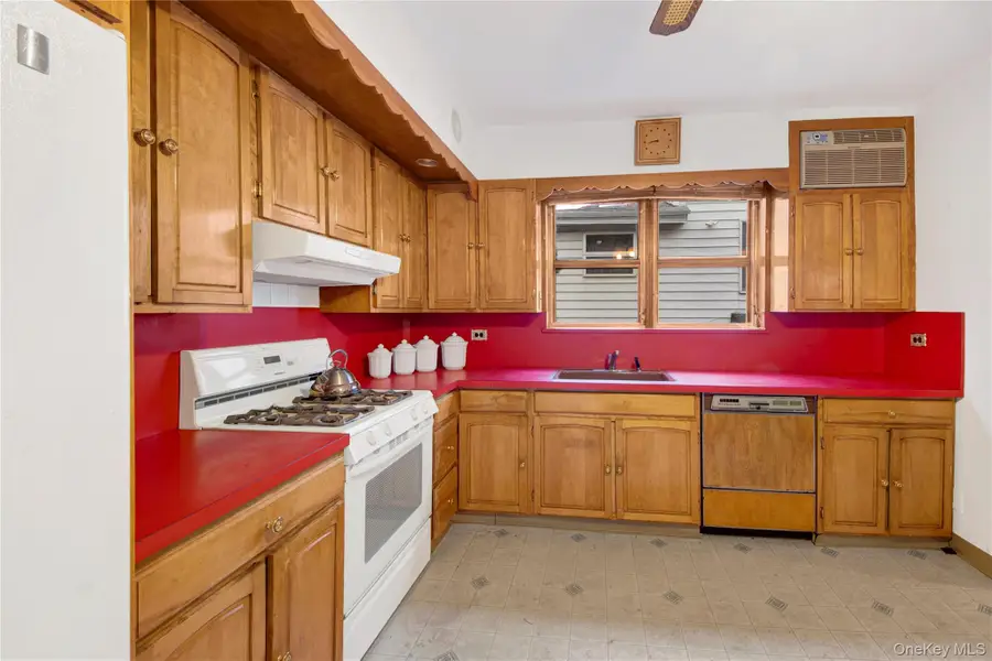 242 E 237th Street, Bronx, NY 10470 - Image #3