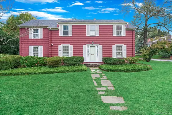 11 South Drive, Great Neck, NY 11021