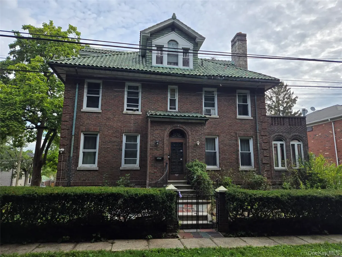 128 Parkway N, Yonkers, NY 10704 - Image #1