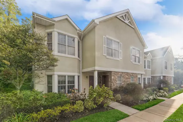 98 Pond View Drive #240, Port Washington, NY 11050