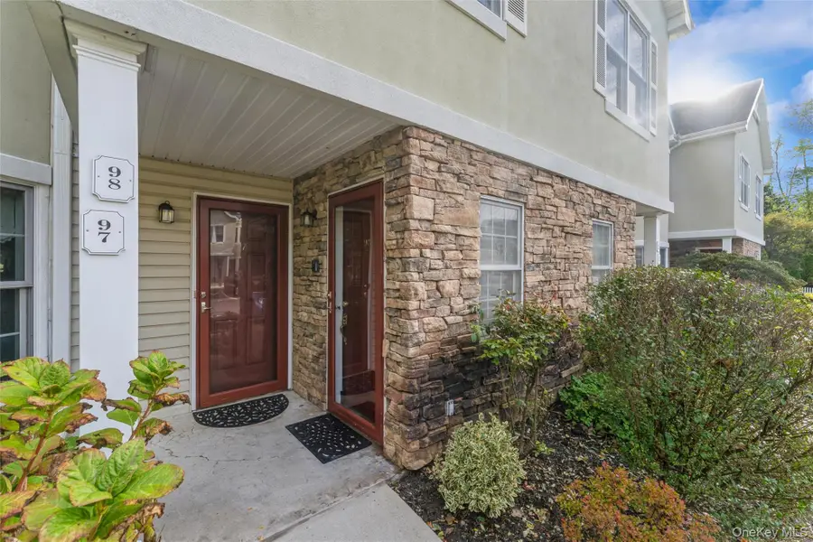 98 Pond View Drive #240, Port Washington, NY 11050 - Image #3