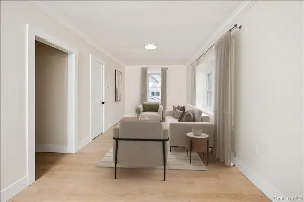 9 Greenbush Drive, Hyde Park, NY 12601