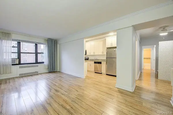 67-76 Booth Street #4F, Forest Hills, NY 11375