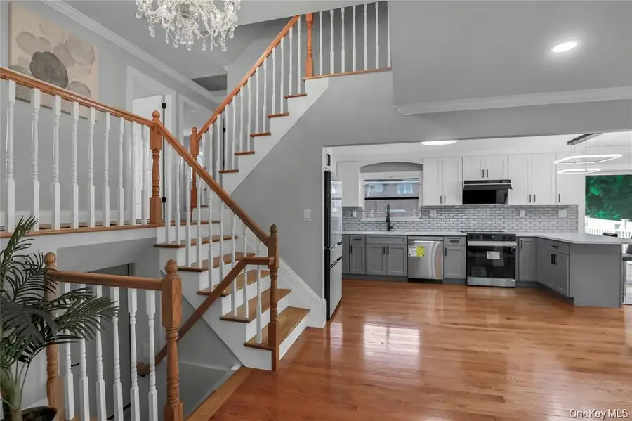 14 Westminster Road, Syosset, NY 11791 - Image #2