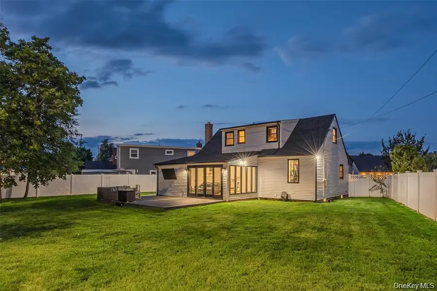 598 N Suffolk Avenue, Massapequa, NY 11758 - Image #2