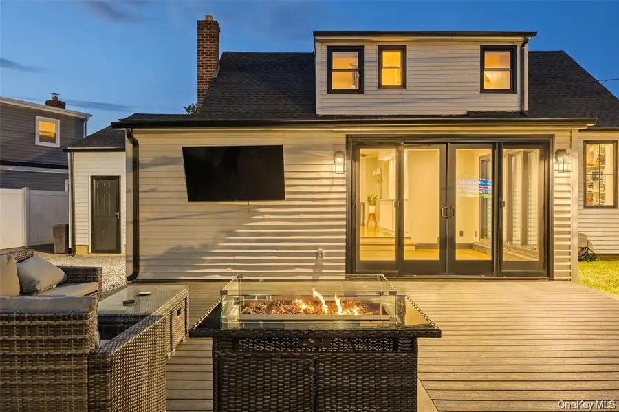 598 N Suffolk Avenue, Massapequa, NY 11758 - Image #3