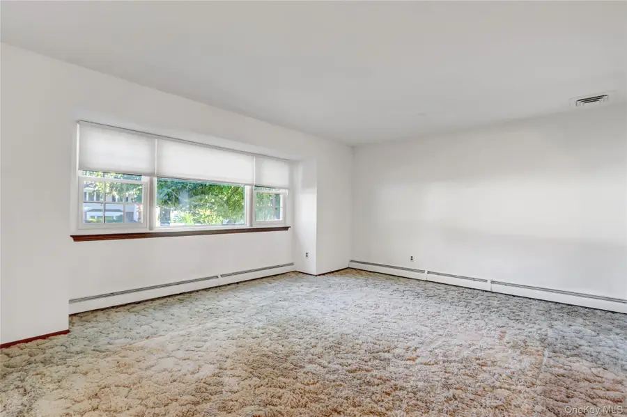 82 Barry Lane, Syosset, NY 11791 - Image #3