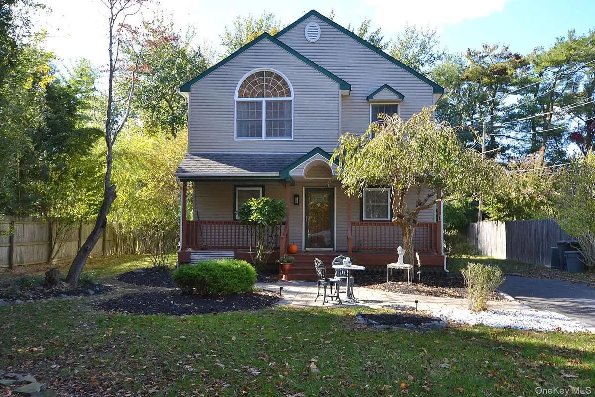 386 Grove Avenue, Patchogue, NY 11772 - Image #1