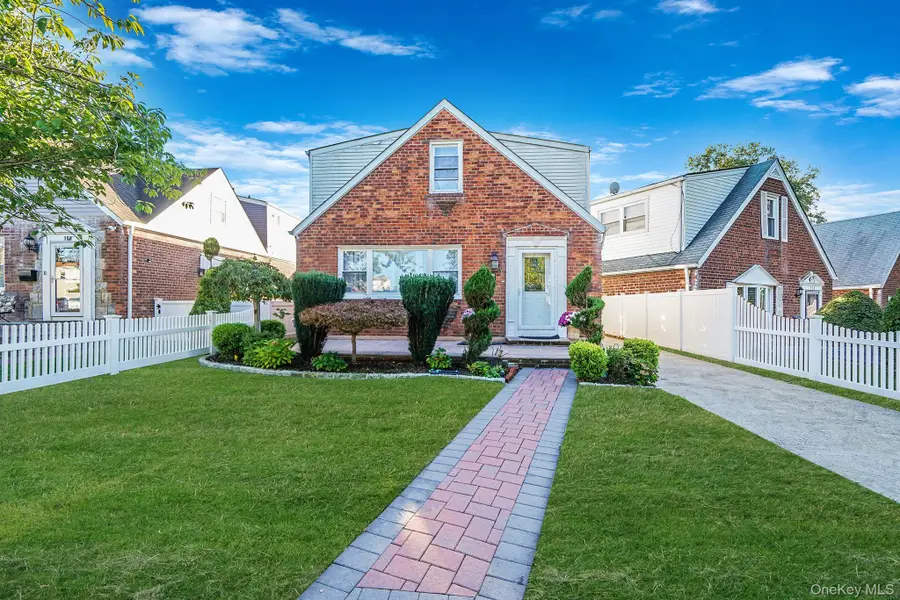 182 Ann Street, Valley Stream, NY 11580 - Image #2