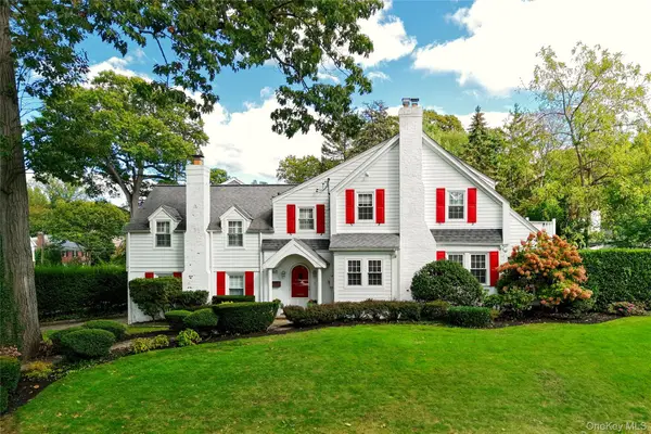 60 Thayer Road, Manhasset, NY 11030