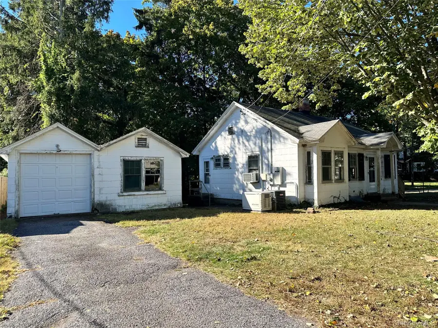 344 Coolidge Drive, Centerport, NY 11721 - Image #2