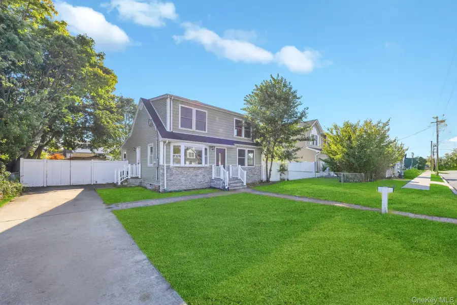 259 35th Street, Lindenhurst, NY 11757 - Image #2