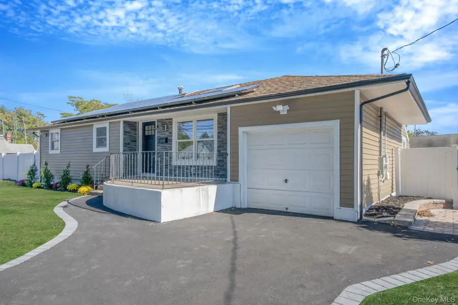 109 Westwood Avenue, Deer Park, NY 11729 - Image #3