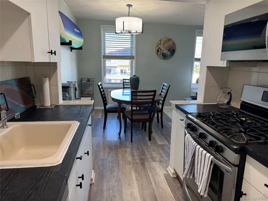 560 W Broadway #3H, Long Beach, NY 11561 - Image #3