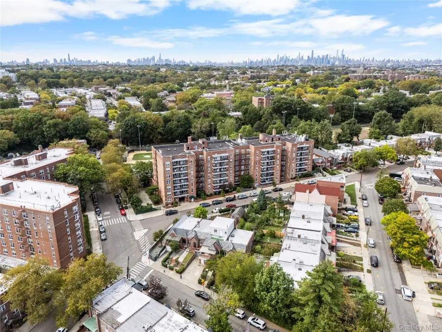 67-50 Thornton Place #F, Forest Hills, NY 11375 - Image #2