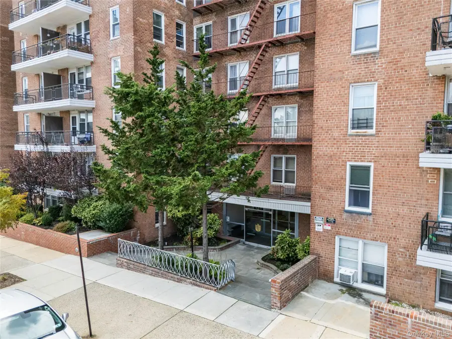 67-50 Thornton Place #F, Forest Hills, NY 11375 - Image #3