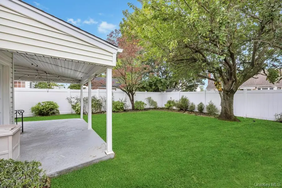 60 Underhill Avenue, Hicksville, NY 11801 - Image #3