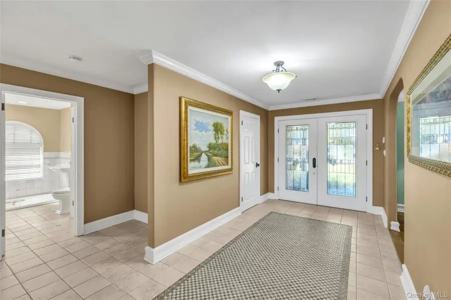 11 Cranberry Drive, Islip, NY 11751 - Image #3