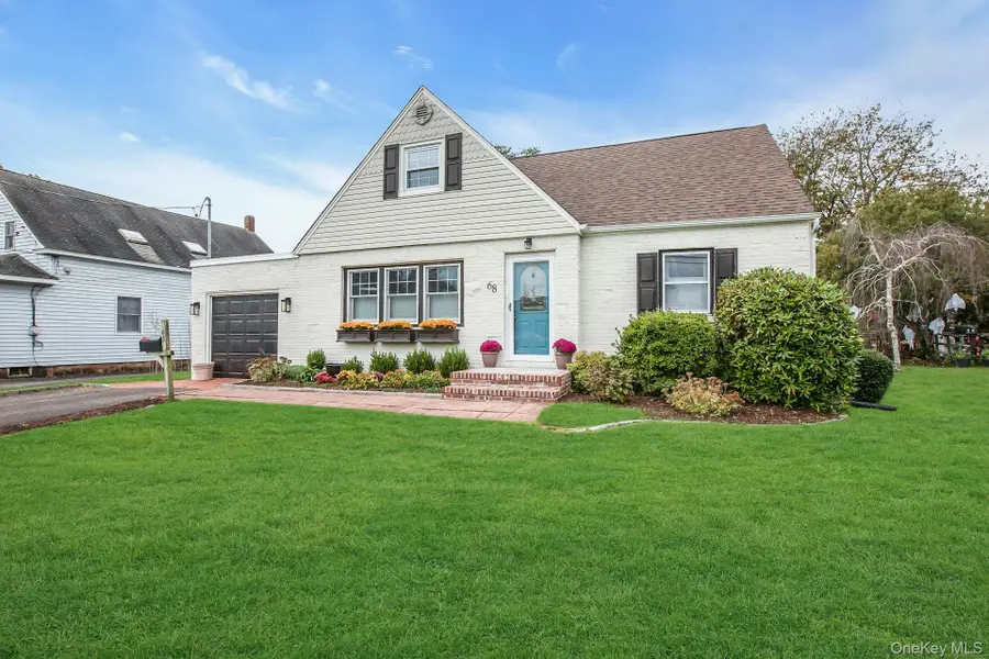 68 Division Avenue, West Sayville, NY 11796 - Image #2