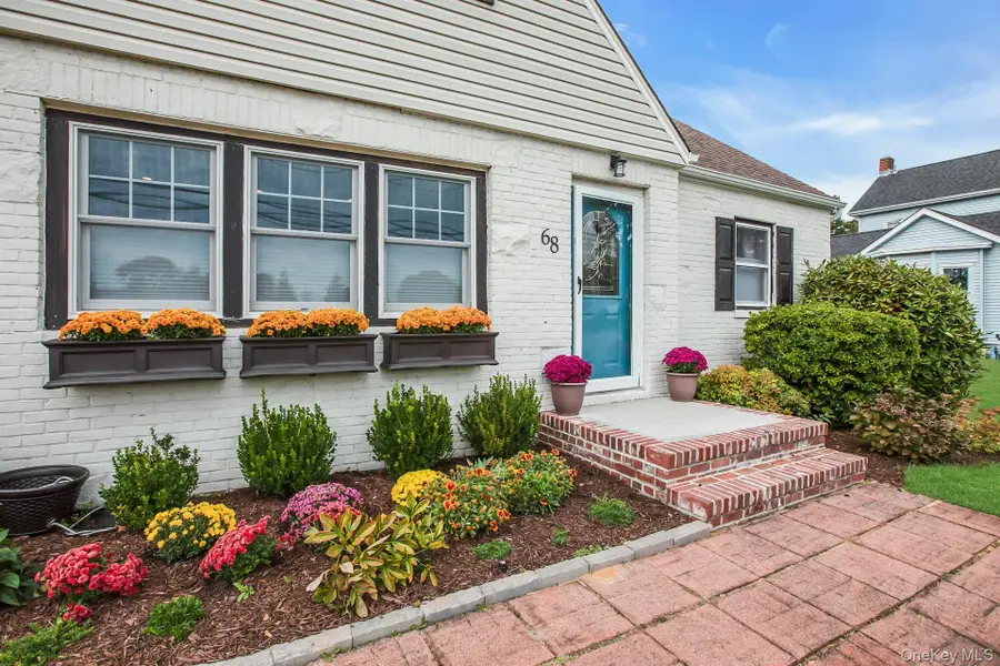 68 Division Avenue, West Sayville, NY 11796 - Image #3