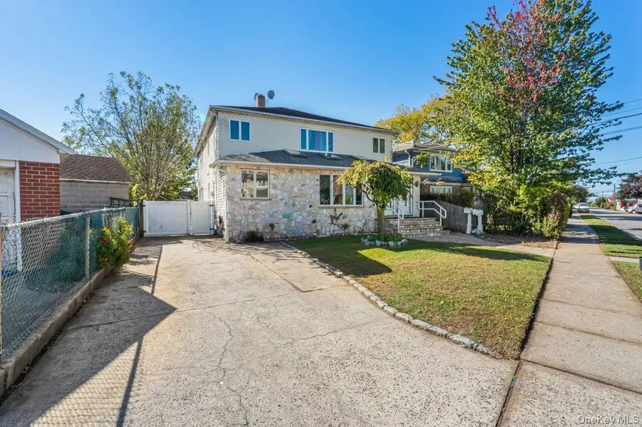 47 Jackson Avenue, Mineola, NY 11501 - Image #2
