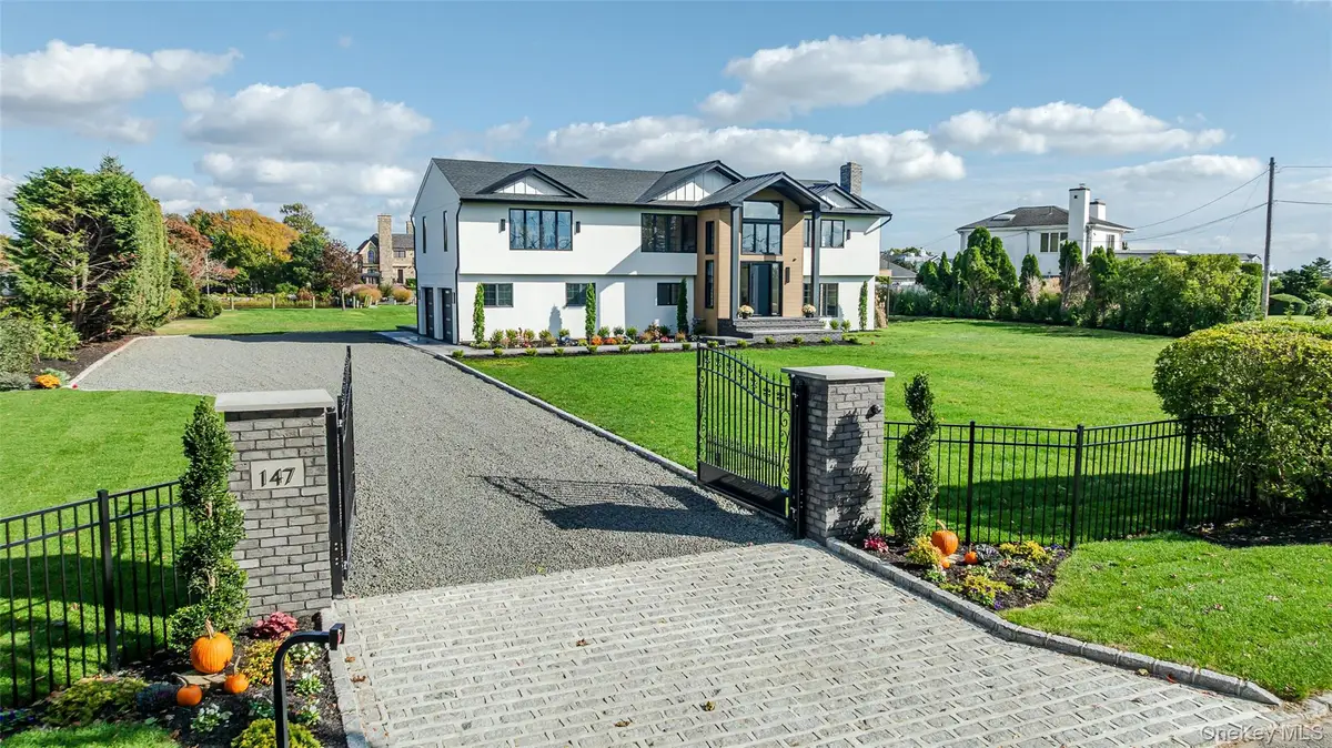 147 W Bayberry Road, Islip, NY 11751 - Image #1