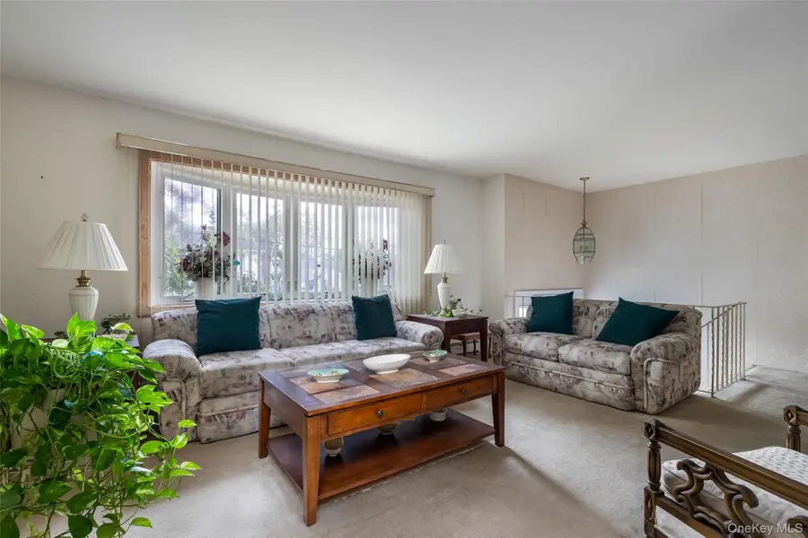 3019 Post Avenue, Wantagh, NY 11793 - Image #2