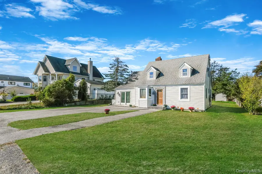 404 Vanderbilt Boulevard, Oakdale, NY 11769 - #2