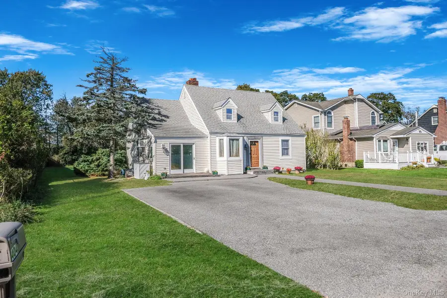 404 Vanderbilt Boulevard, Oakdale, NY 11769 - #3