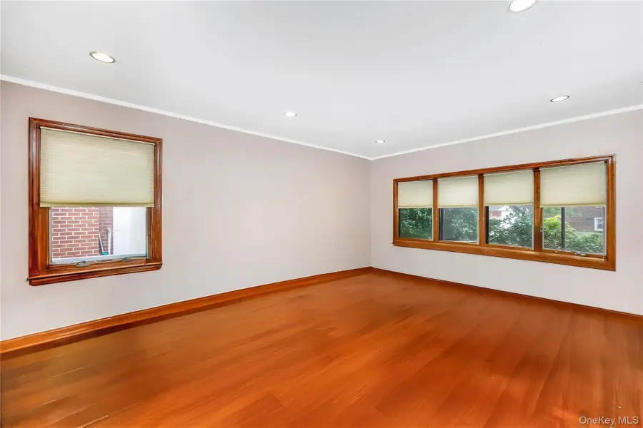 6532 170th Street, Fresh Meadows, NY 11365 - Image #3