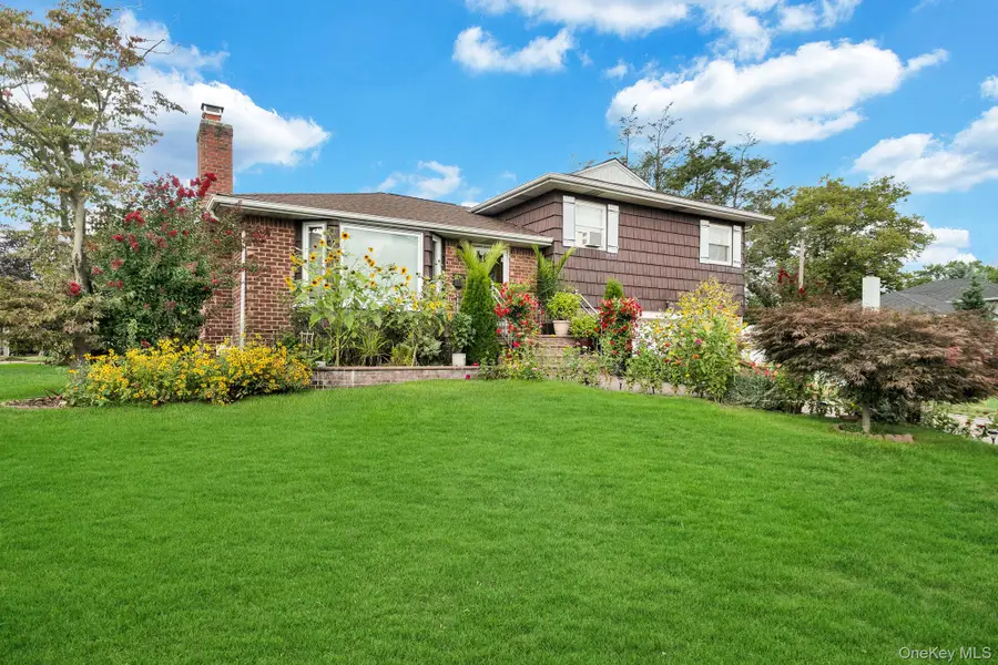 1 Wayland Road, Plainview, NY 11803 - Image #2