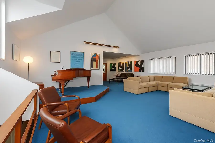 21 Canterbury #17, Great Neck, NY 11021 - Image #3