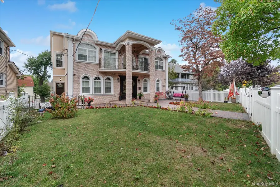 19319 109th Road, Saint Albans, NY 11412 - Image #2